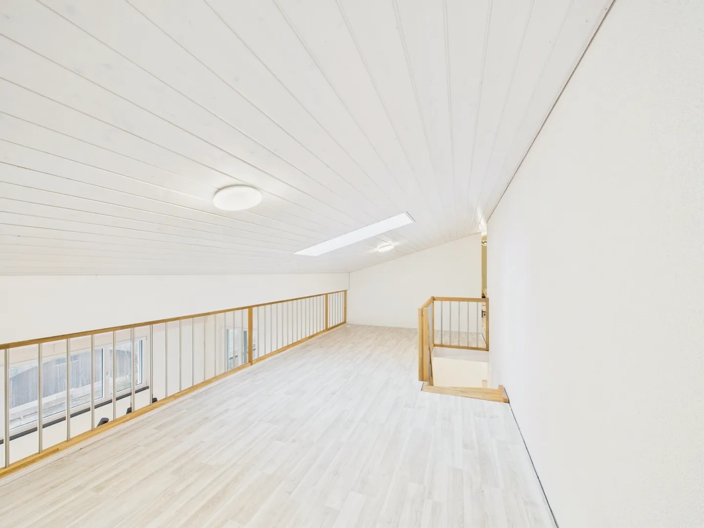 Spacious Maisonette with a View – Your New Home in Glarnerland - Photo 6 of 9