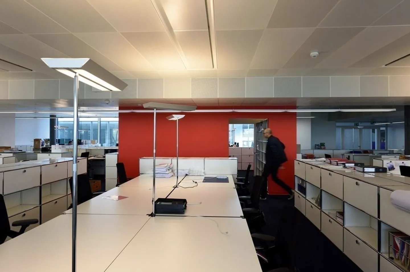 Bureaux de 500 m2 à 694 m2, superbe vue, cadre magnifique - Photo 4 sur 9