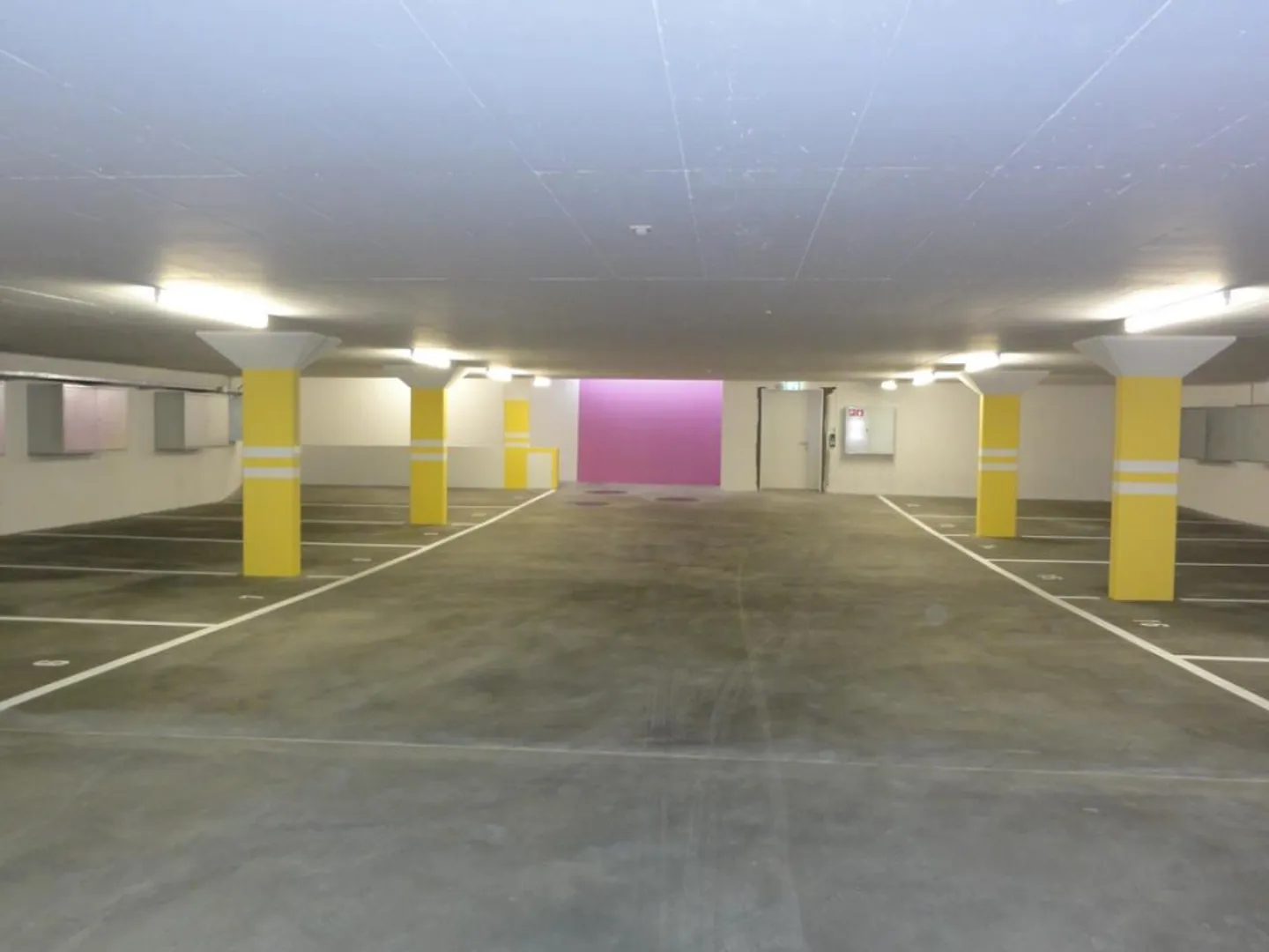 Posto auto in affitto vicino alla città - Foto 2 di 2