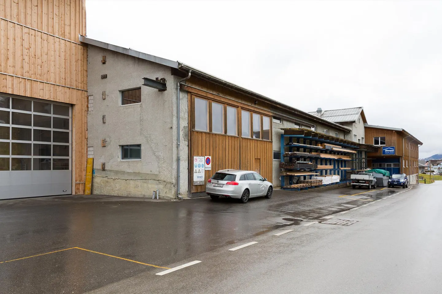 Atelier de menuiserie incluant machines et bureaux - Photo 23 sur 23