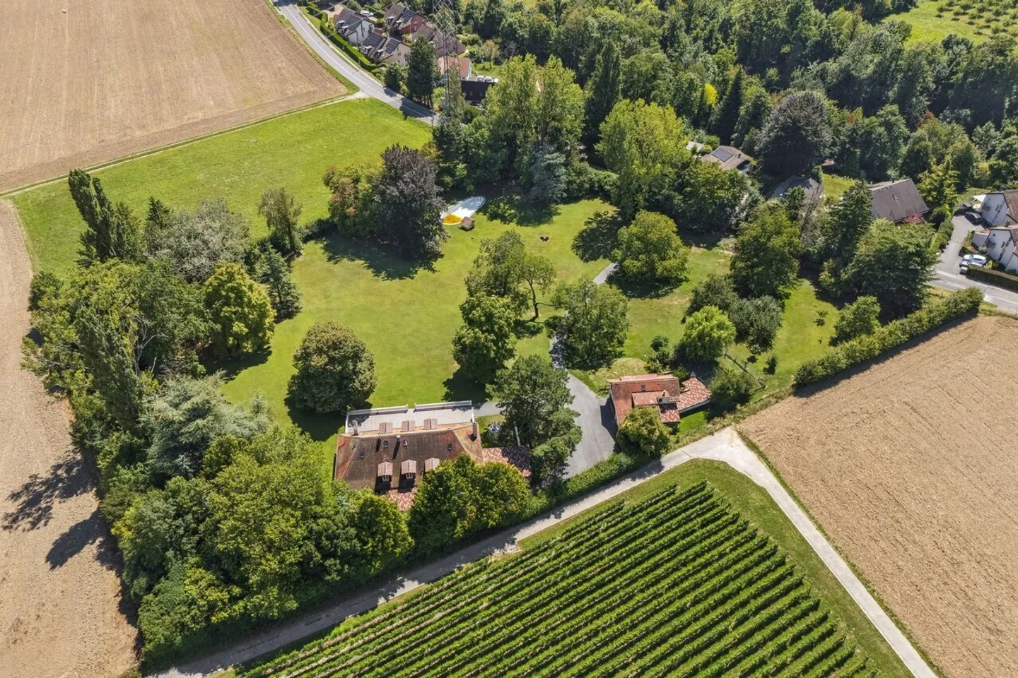 Alle porte di Morges, bella proprietà nel cuore di un grande parco - Foto 2 di 16