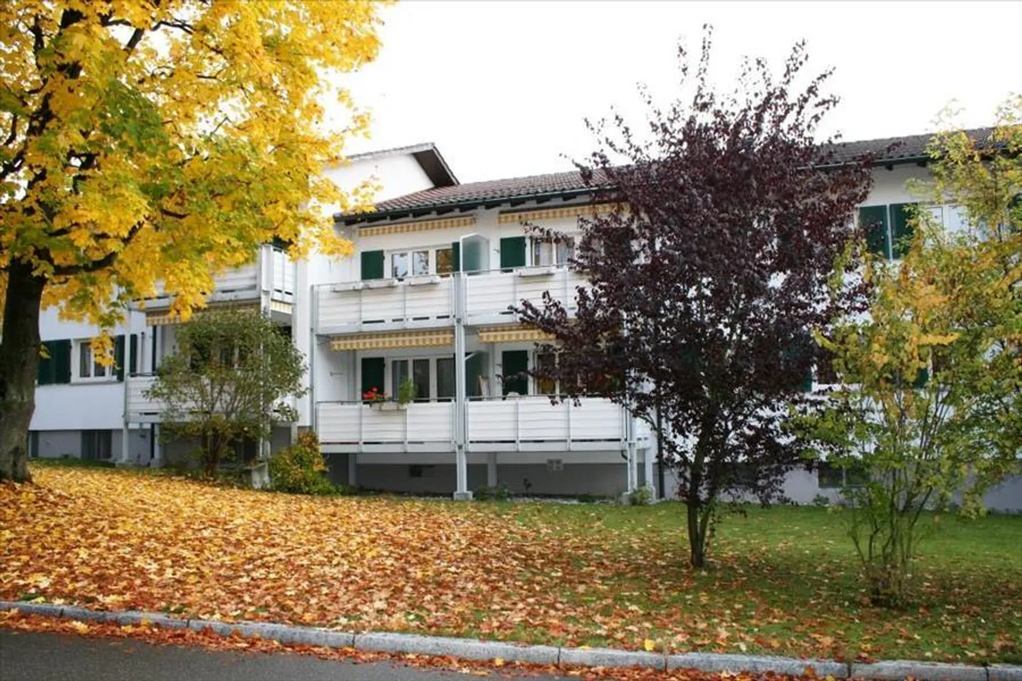 Appartamento tranquillo con 3 camere in una casa di 6 famiglie cerca TE!! - Foto 1 di 10