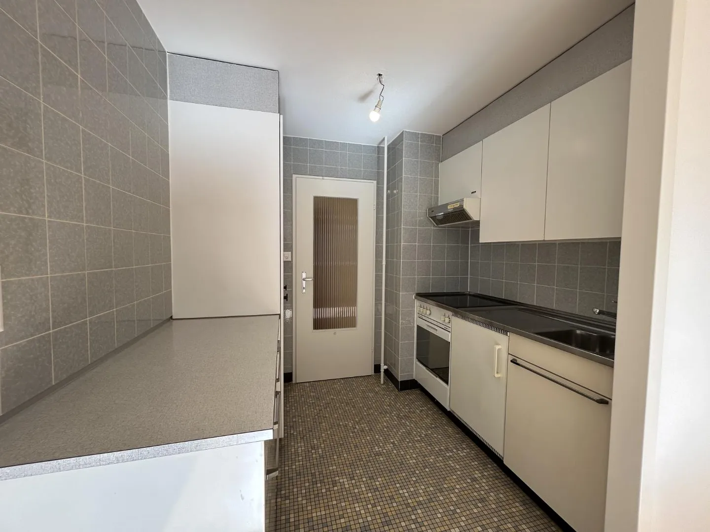 Refreshed 2.5 room apartment, 5th floor, approx. 55 m2 - Photo 1 of 5