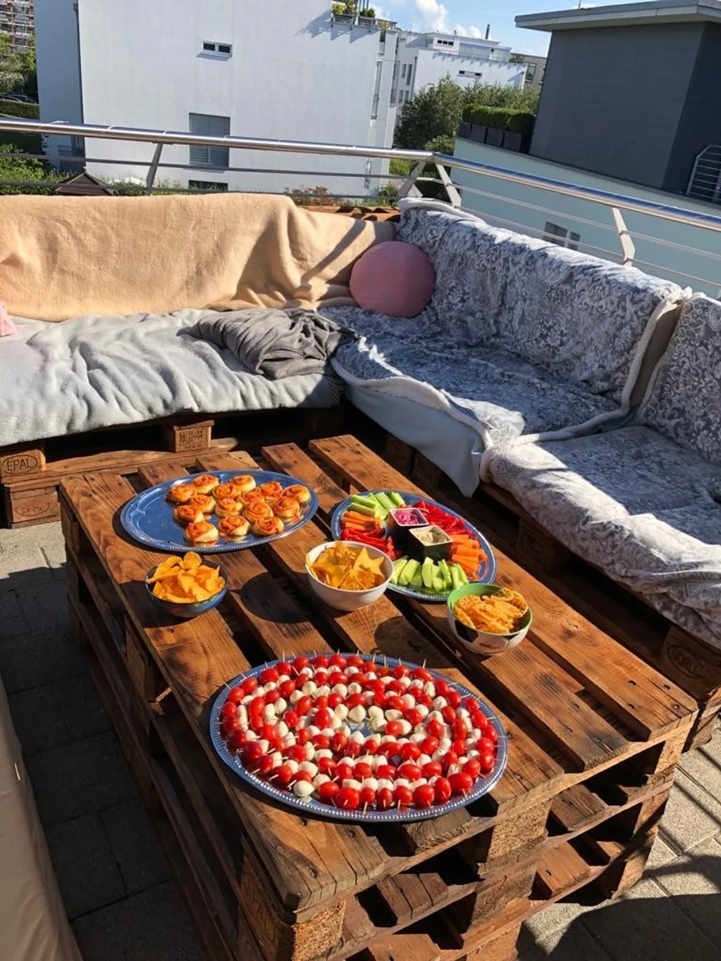 Helles WG-Zimmer in ruhiger Lage in Uster, nah zum Greifensee - Foto 2 von 16