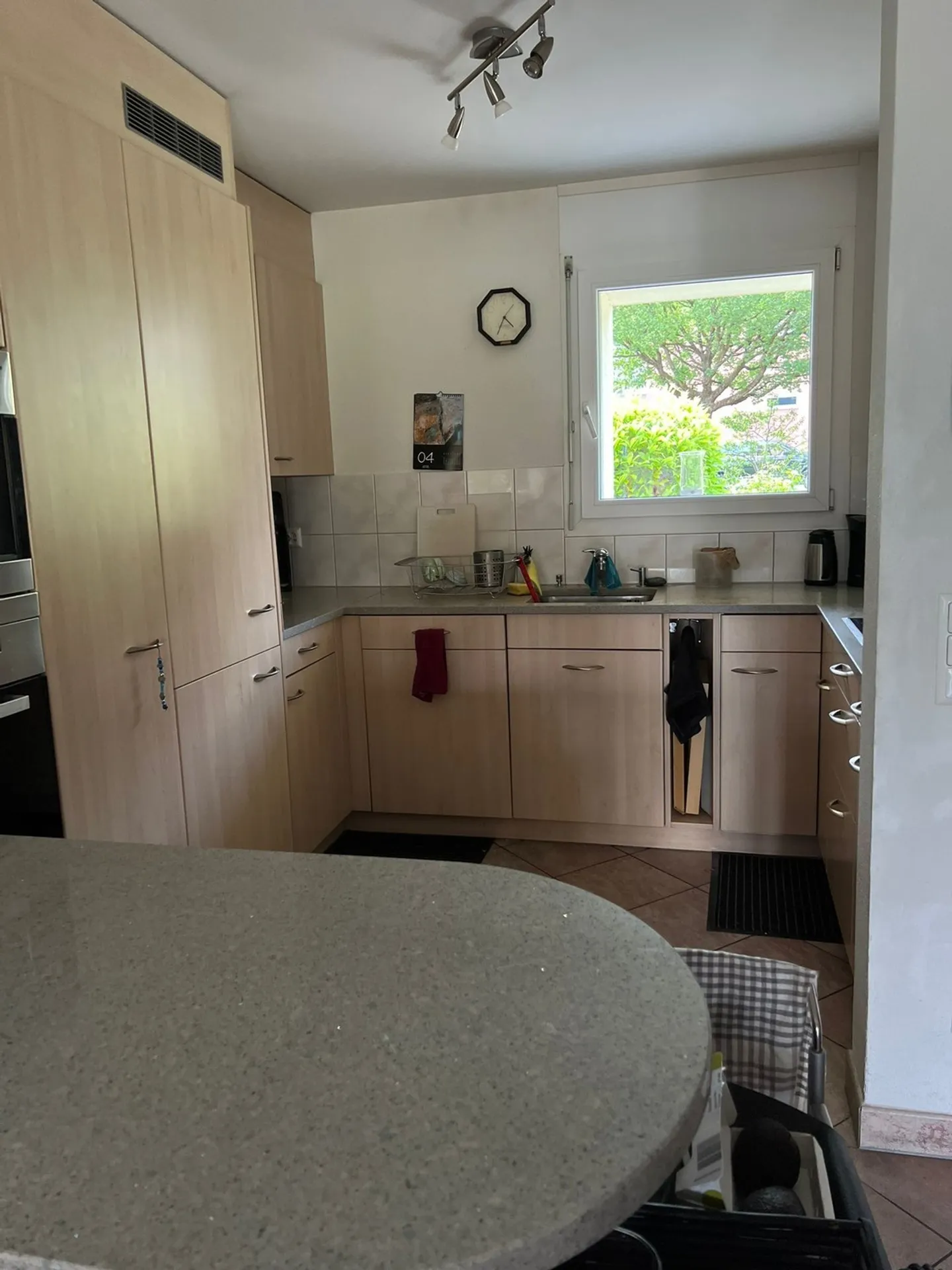 Helles WG-Zimmer in ruhiger Lage in Uster, nah zum Greifensee - Foto 15 von 16