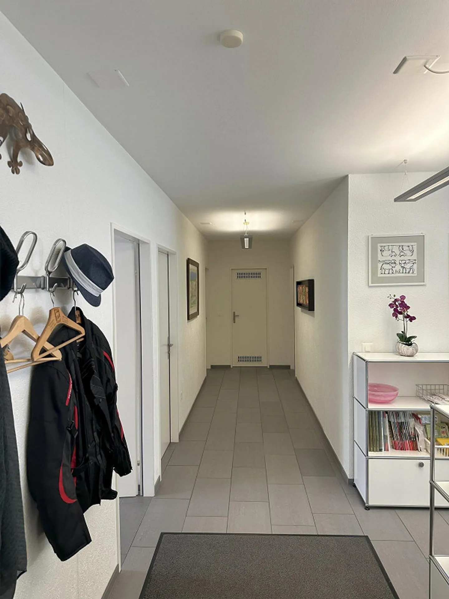 Practice Rooms for Rent in Chur in a Beautiful Community Practice - Photo 2 of 3