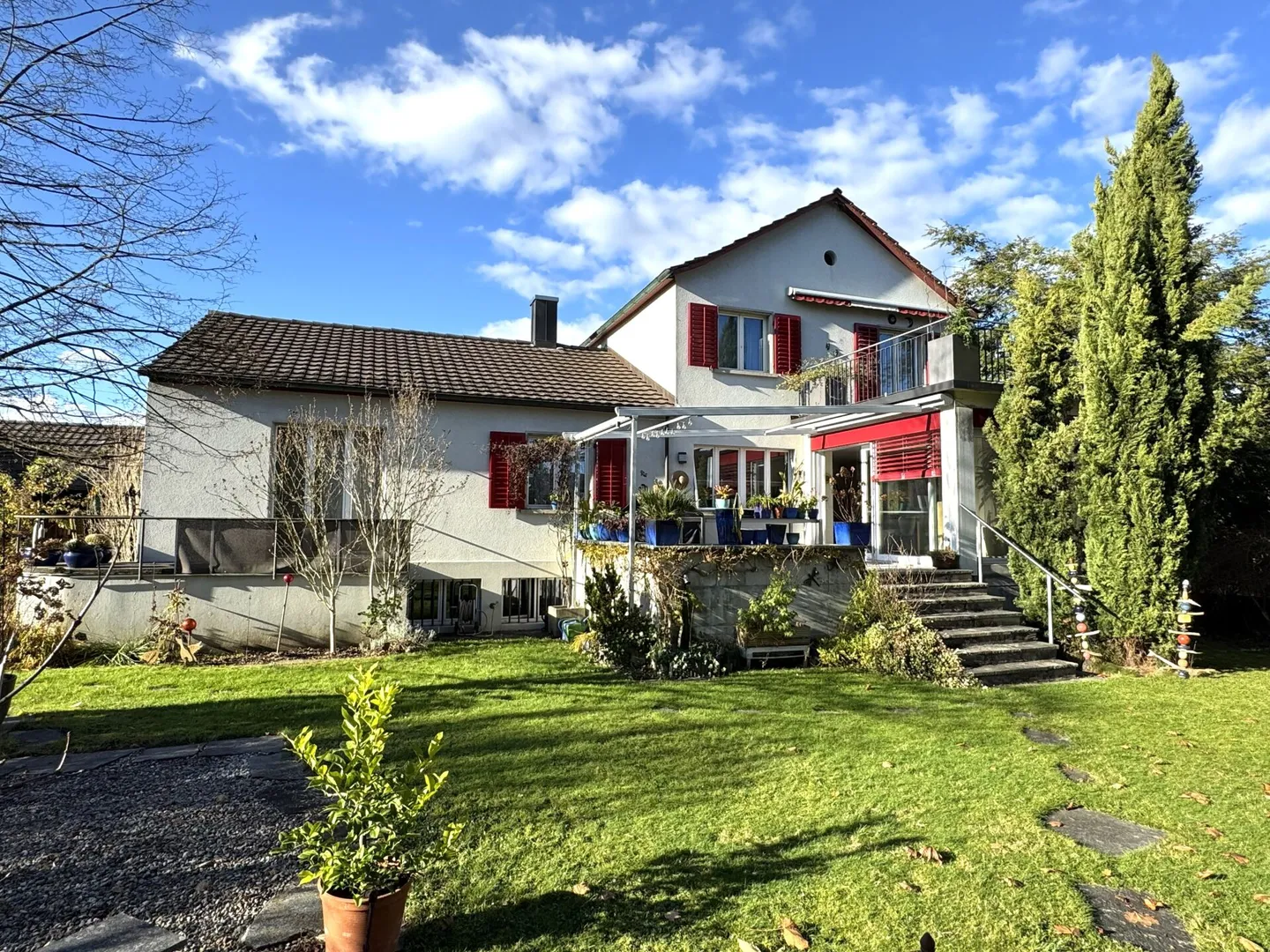 Casa unifamiliare ben tenuta di 6 1/2 stanze in vendita - Foto 1 di 17