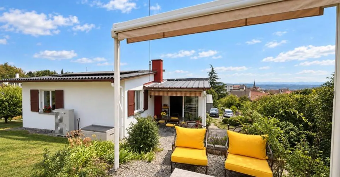 Villa individuelle avec un beau jardin à La Sarraz - Foto 6 von 12