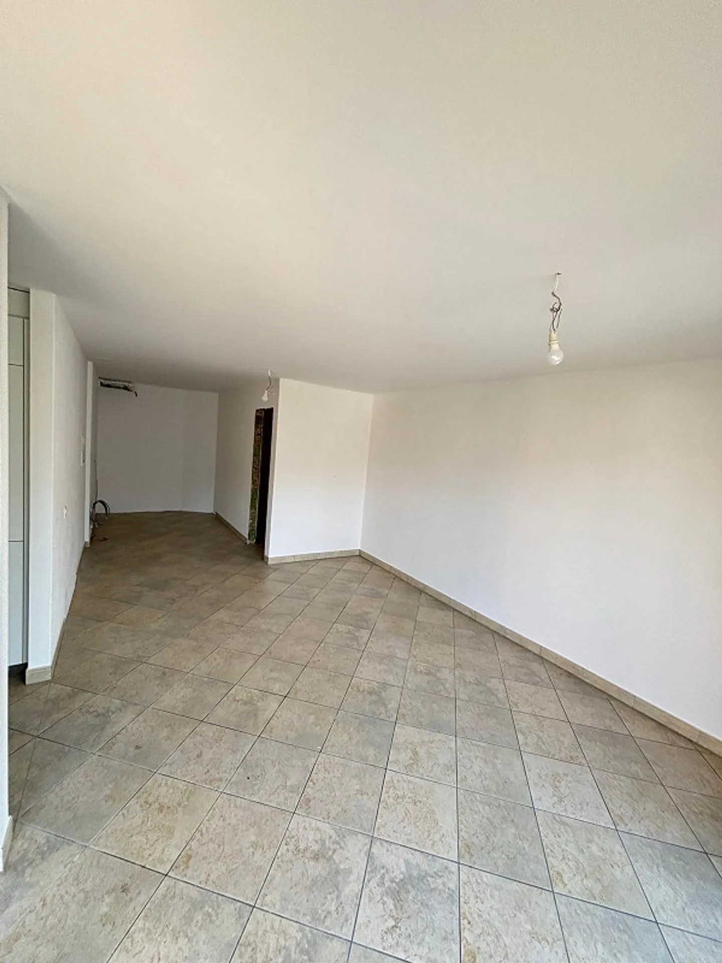 Accogliente bilocale al piano terra a Bellinzona - Foto 4 di 6