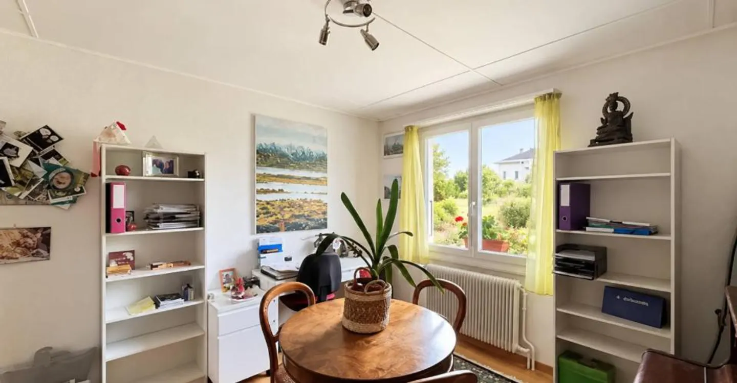 Villa individuelle avec un beau jardin à La Sarraz - Foto 10 von 12