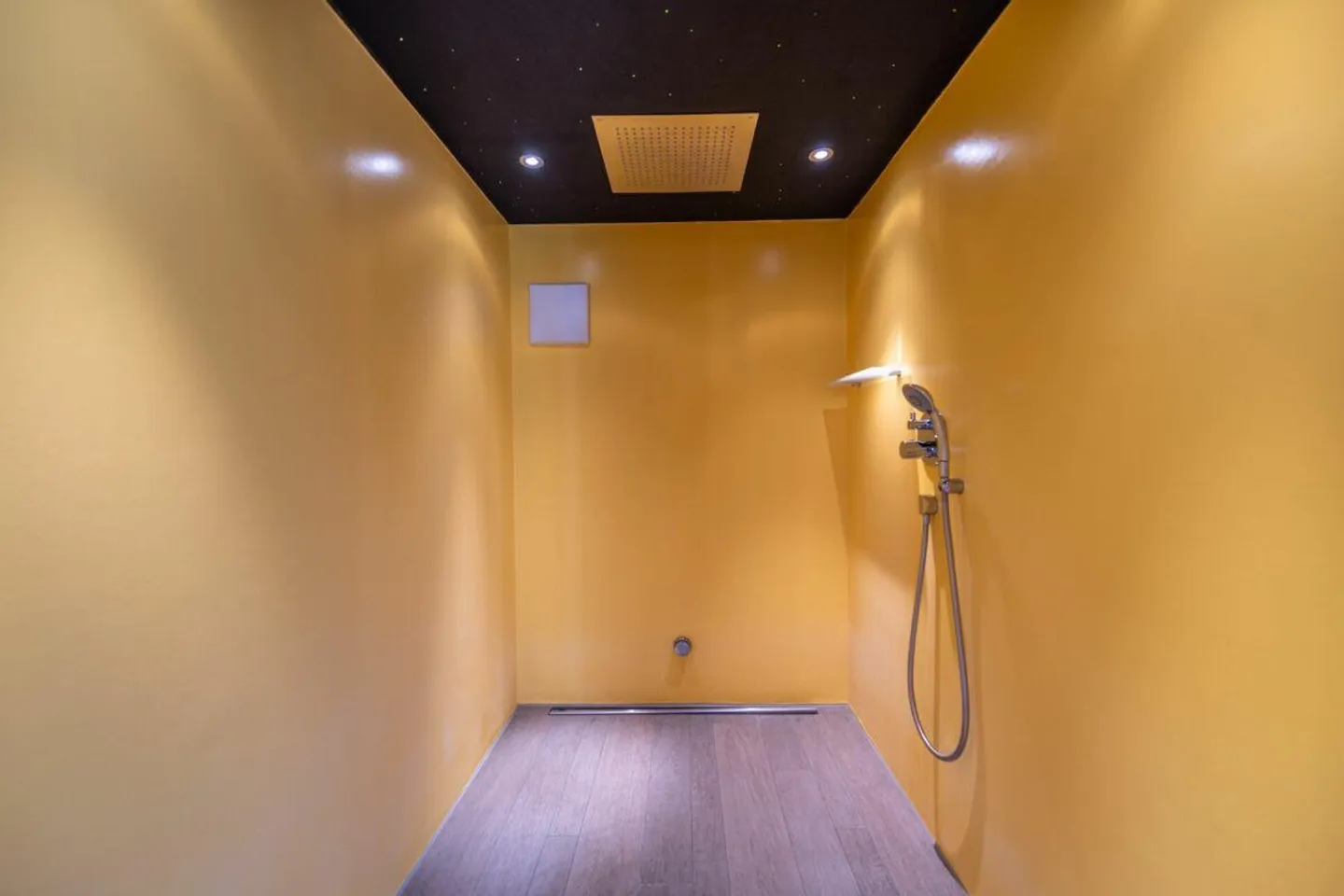 Modern design meets highest living comfort - Photo 19 of 30