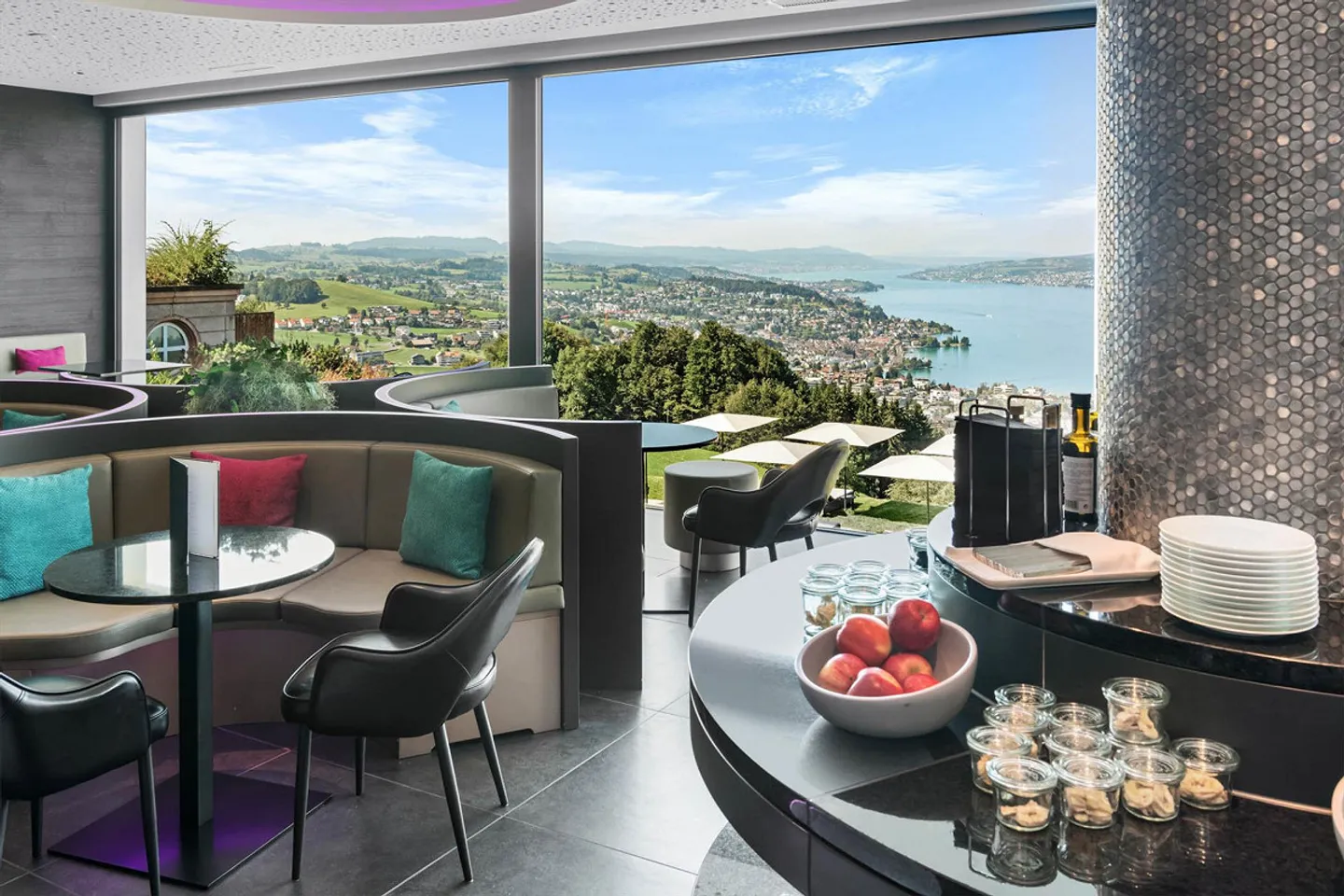 5-Star Living: Studio Apartment with Hotel Service and Wellness - Photo 14 of 19