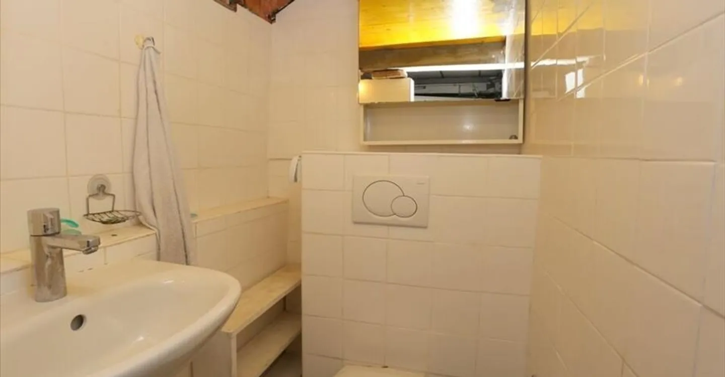Affascinante Casa Familiare ad Alle - Foto 9 di 12
