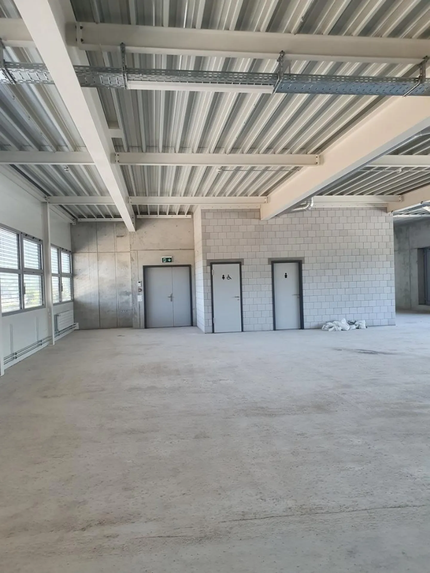 Zone Inodel - Commercial space/offices for rent, 476 m2 - Photo 2 of 7