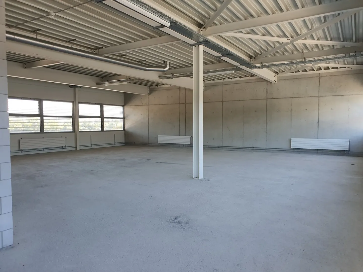 Zone Inodel - Commercial space/offices for rent, 476 m2 - Photo 4 of 7