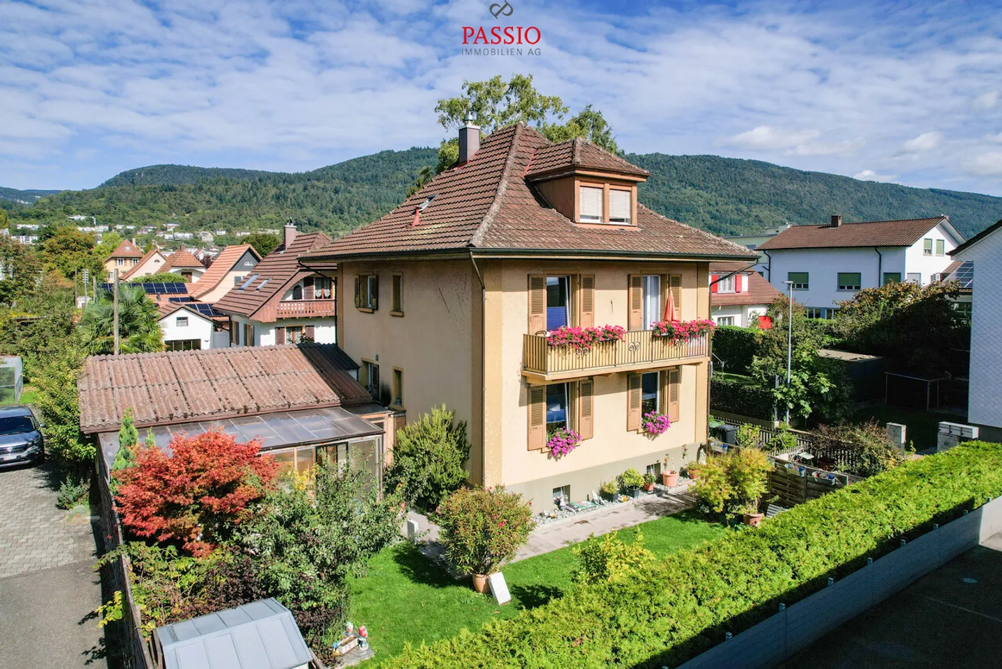 Casa multifamiliare versatile con potenziale a Biel/Bienne - Foto 2 di 28