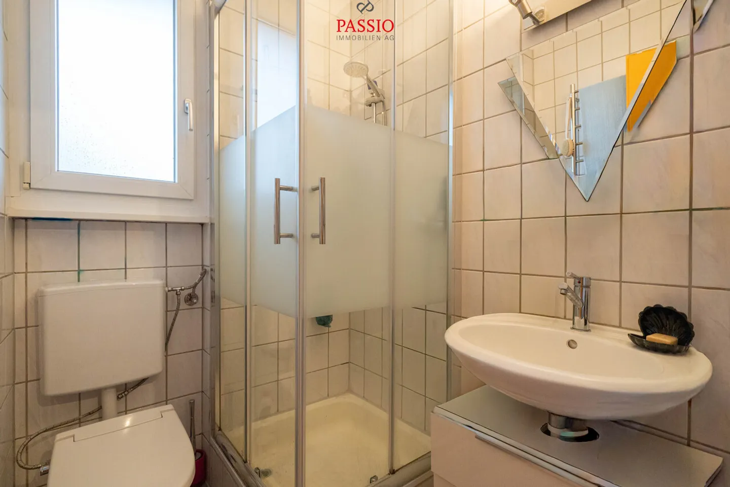 Casa multifamiliare versatile con potenziale a Biel/Bienne - Foto 8 di 28