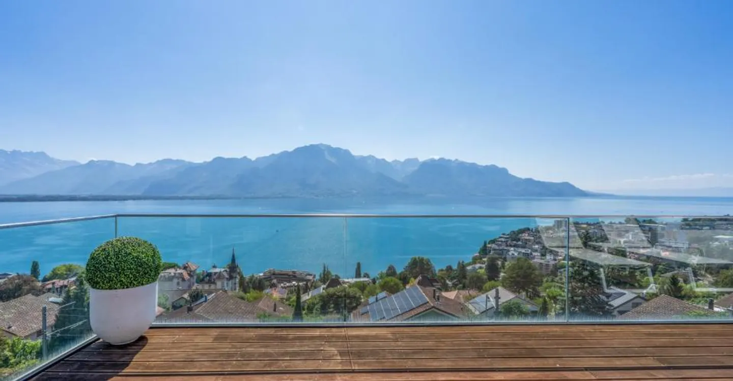 MONTREUX - ATTIQUE EXCEPTIONNEL AVEC VUE PANORAMIQUE - Photo 4 of 11