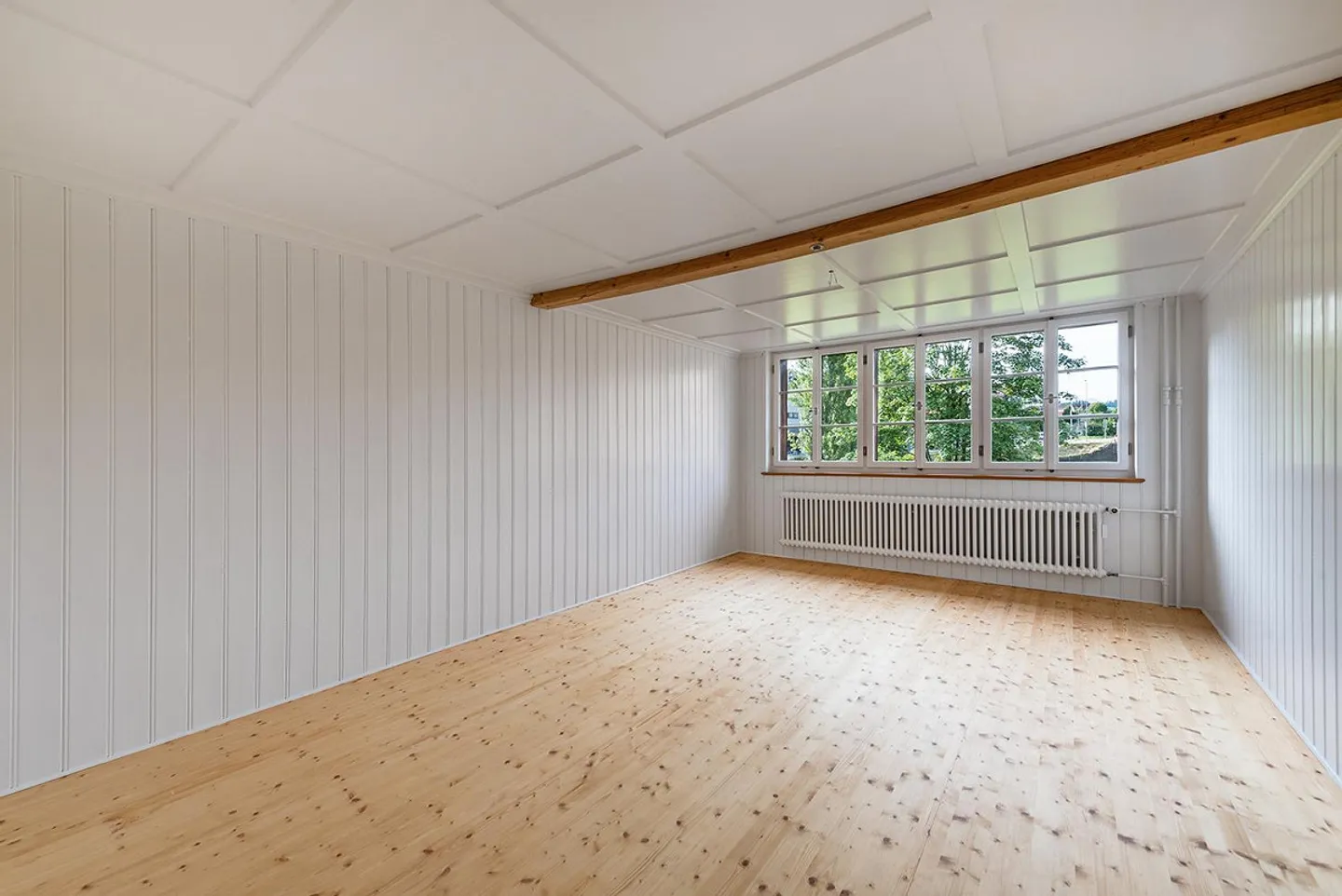 Living & Working Combined - 5.5 Room + 1.5 Room Business Apartment - Photo 8 of 13