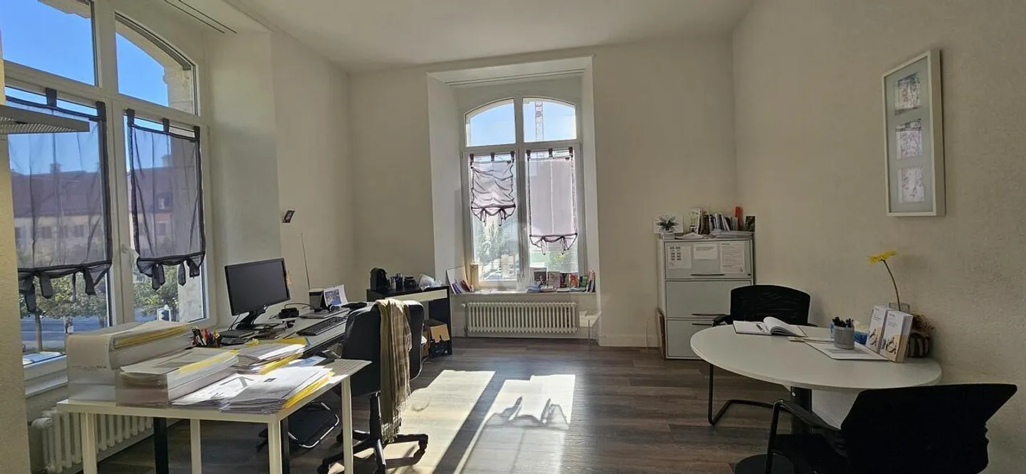 IDEALLY LOCATED IN THE CITY CENTER - Photo 1 of 6