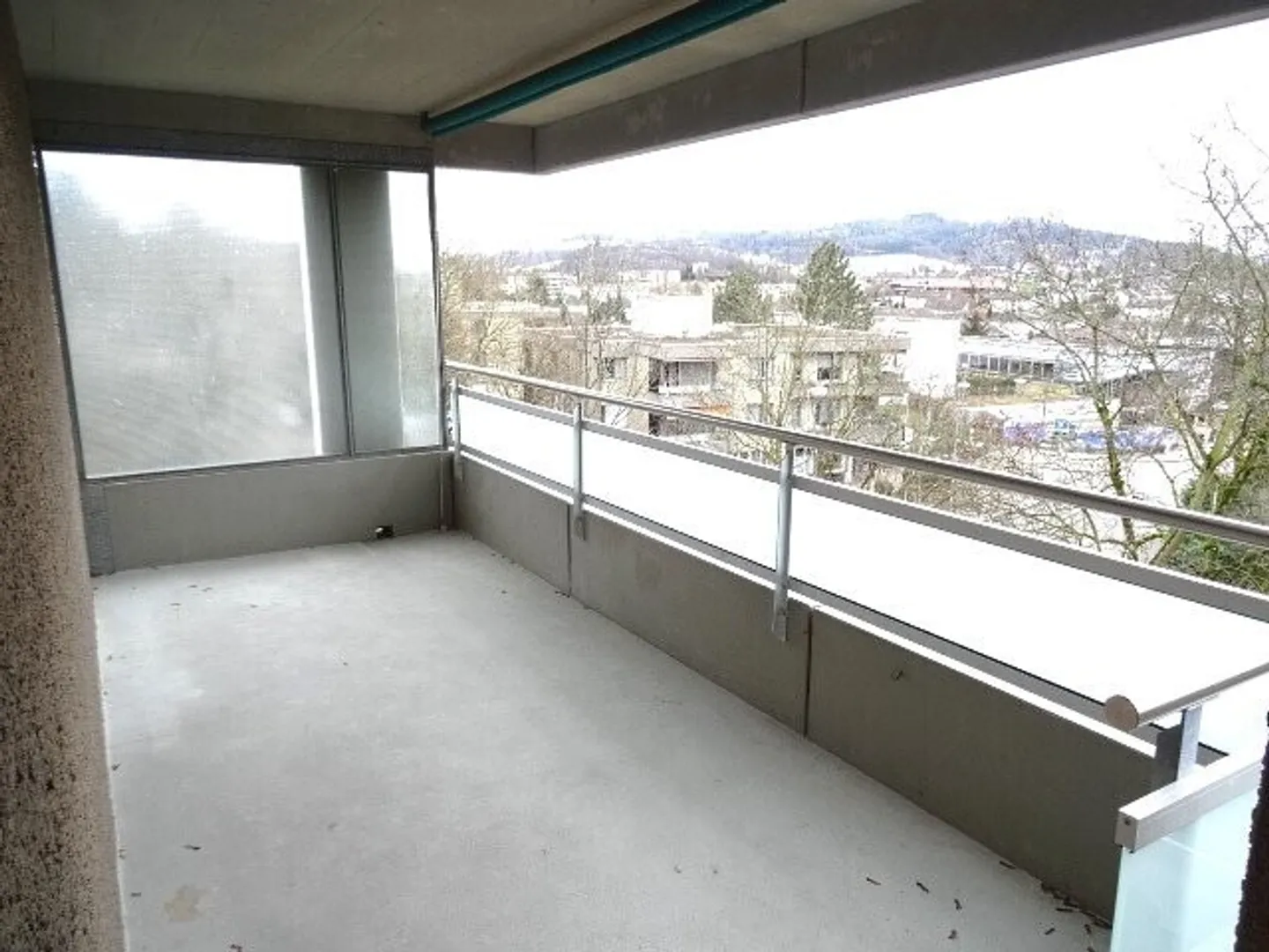 Moderno appartamento 3.5 locali di 81 m² al 2° piano con camino - Foto 8 di 9