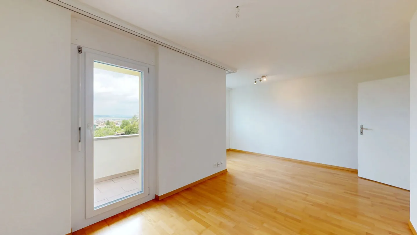 Appartamento luminoso di 3,5 stanze con posto auto - Foto 14 di 19