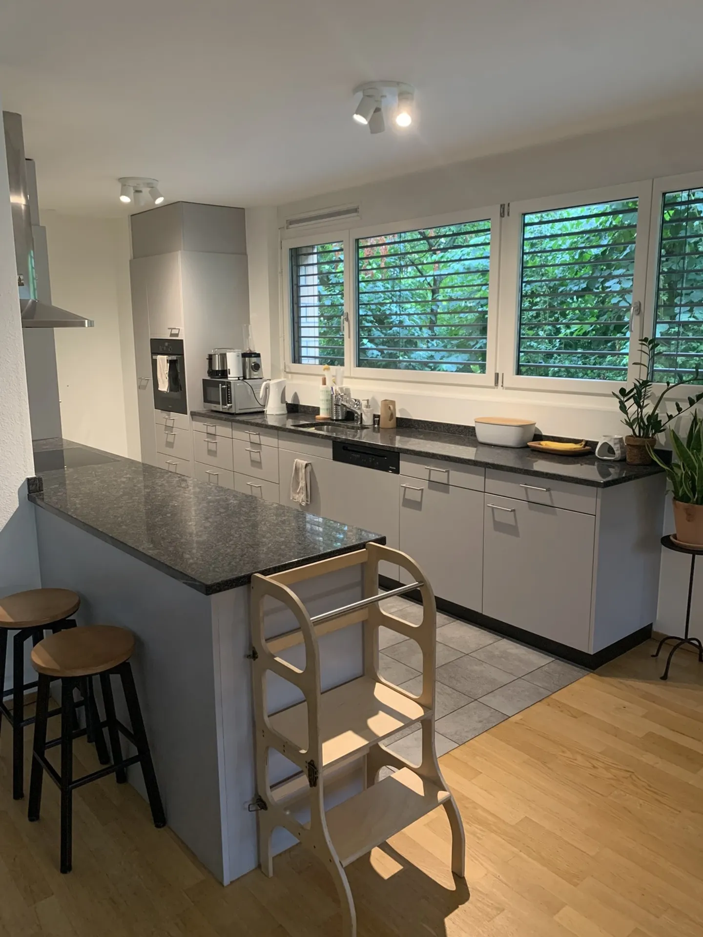 5½ ZI-WOHNUNG IN BASEL - GUNDELDINGEN, MÖBLIERT, TEMPORÄR - Foto 2 von 10