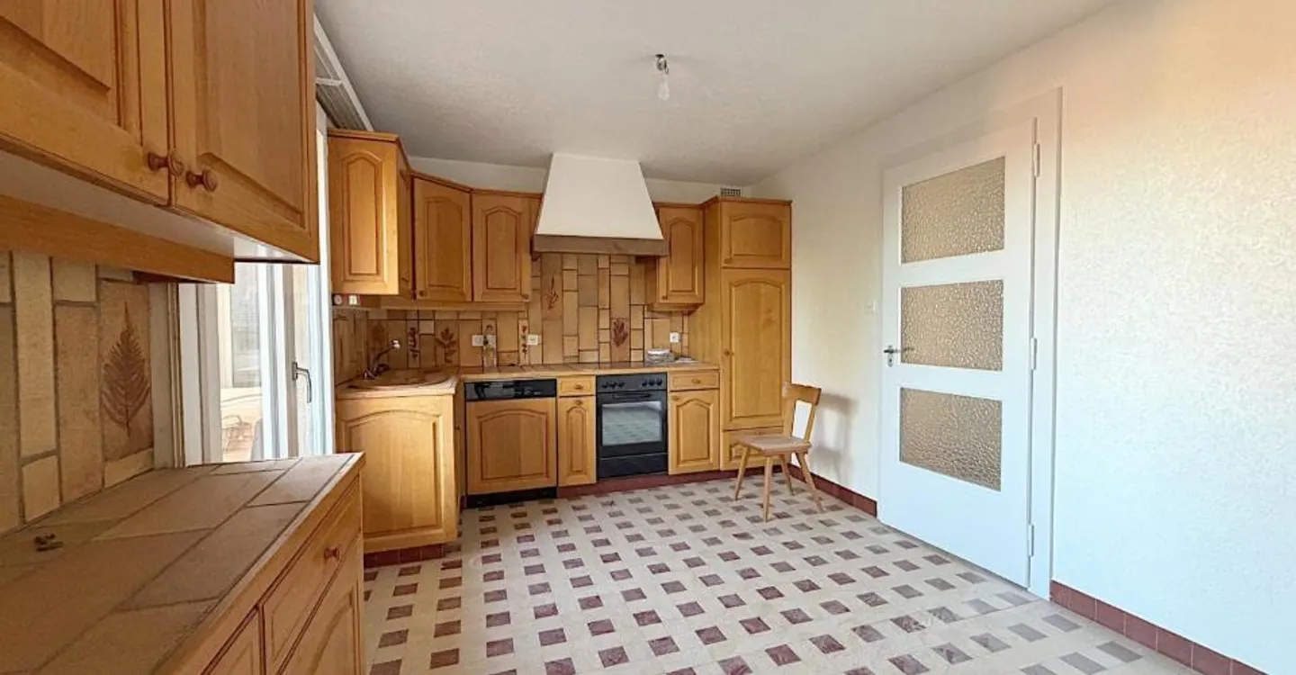 Geräumige 5-Zimmer-Wohnung in Pomy - Foto 4 von 13