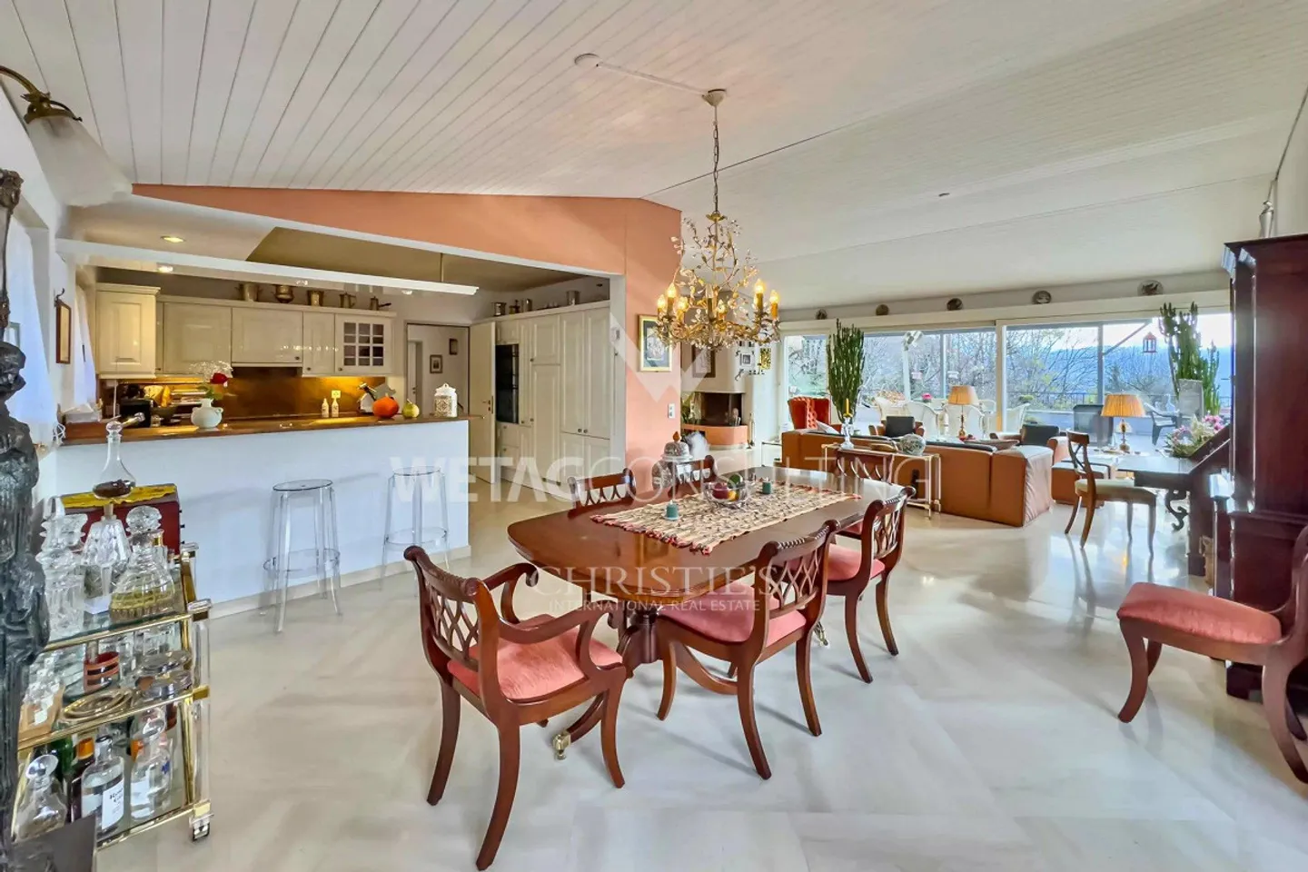 Lugano-Curio : villa élégante avec piscine intérieure, dépendance pour invités indépendante et possibilité d'une résidence secondaire à vendre - Photo 3 sur 13