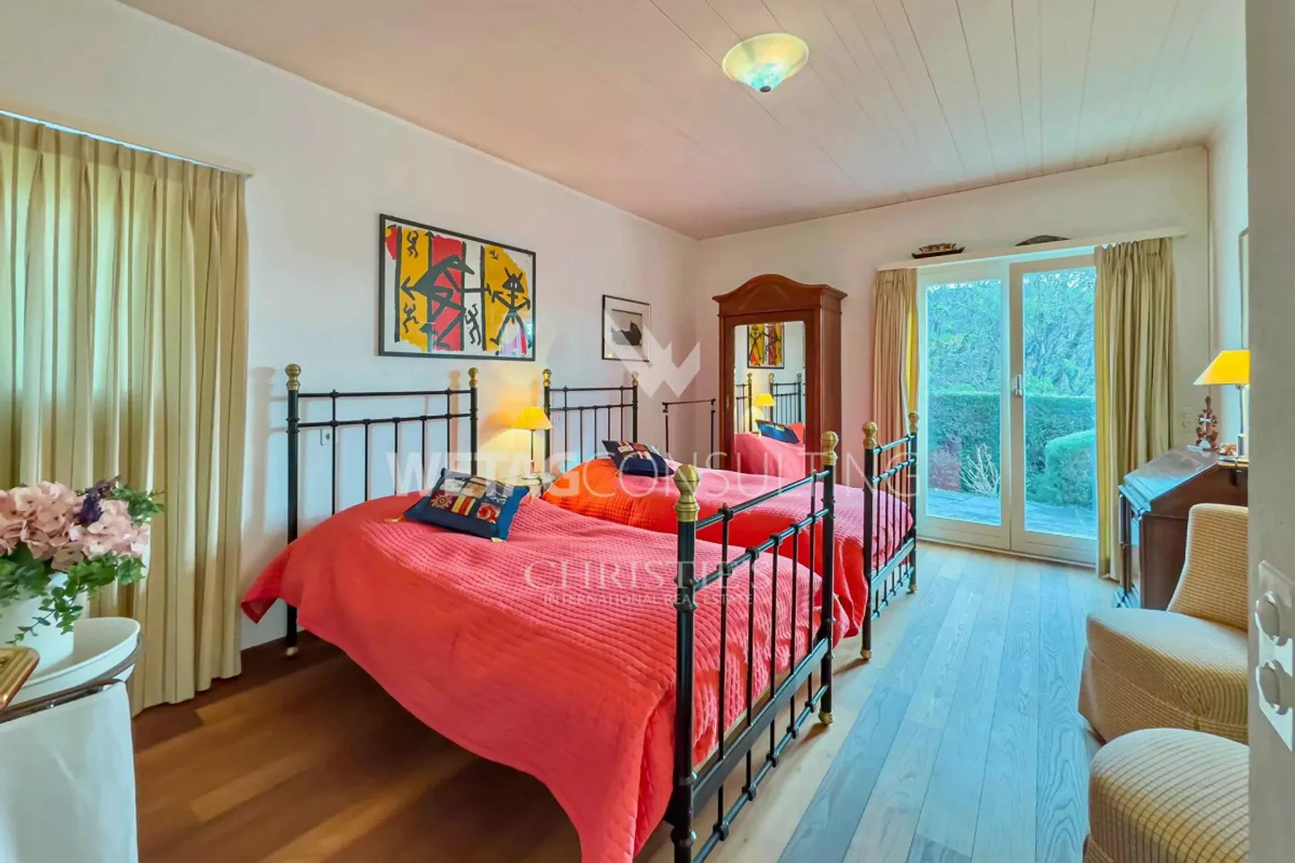 Lugano-Curio : villa élégante avec piscine intérieure, dépendance pour invités indépendante et possibilité d'une résidence secondaire à vendre - Photo 9 sur 13