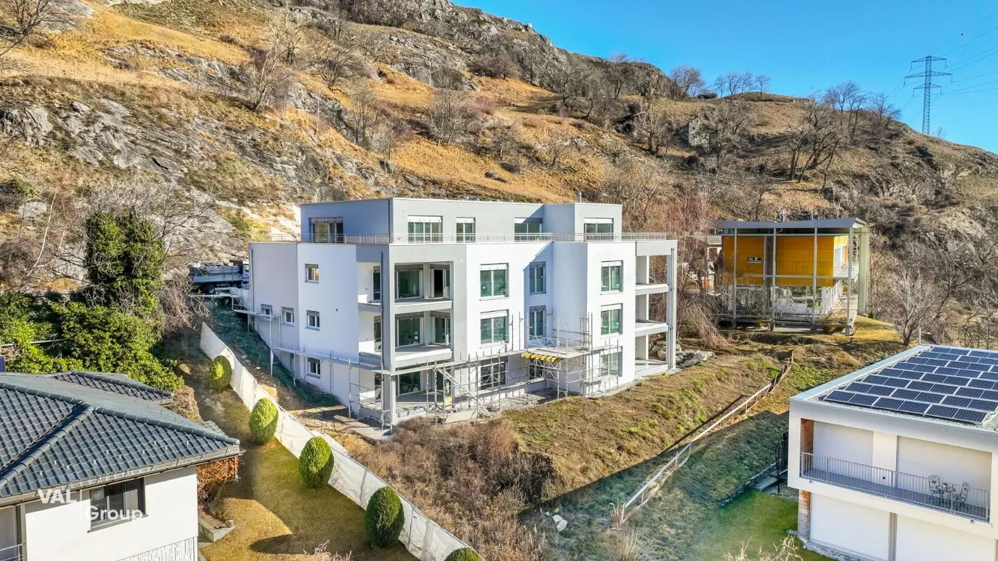 Ready to move in: Modern dream apartment in a beautiful location - Photo 1 of 12