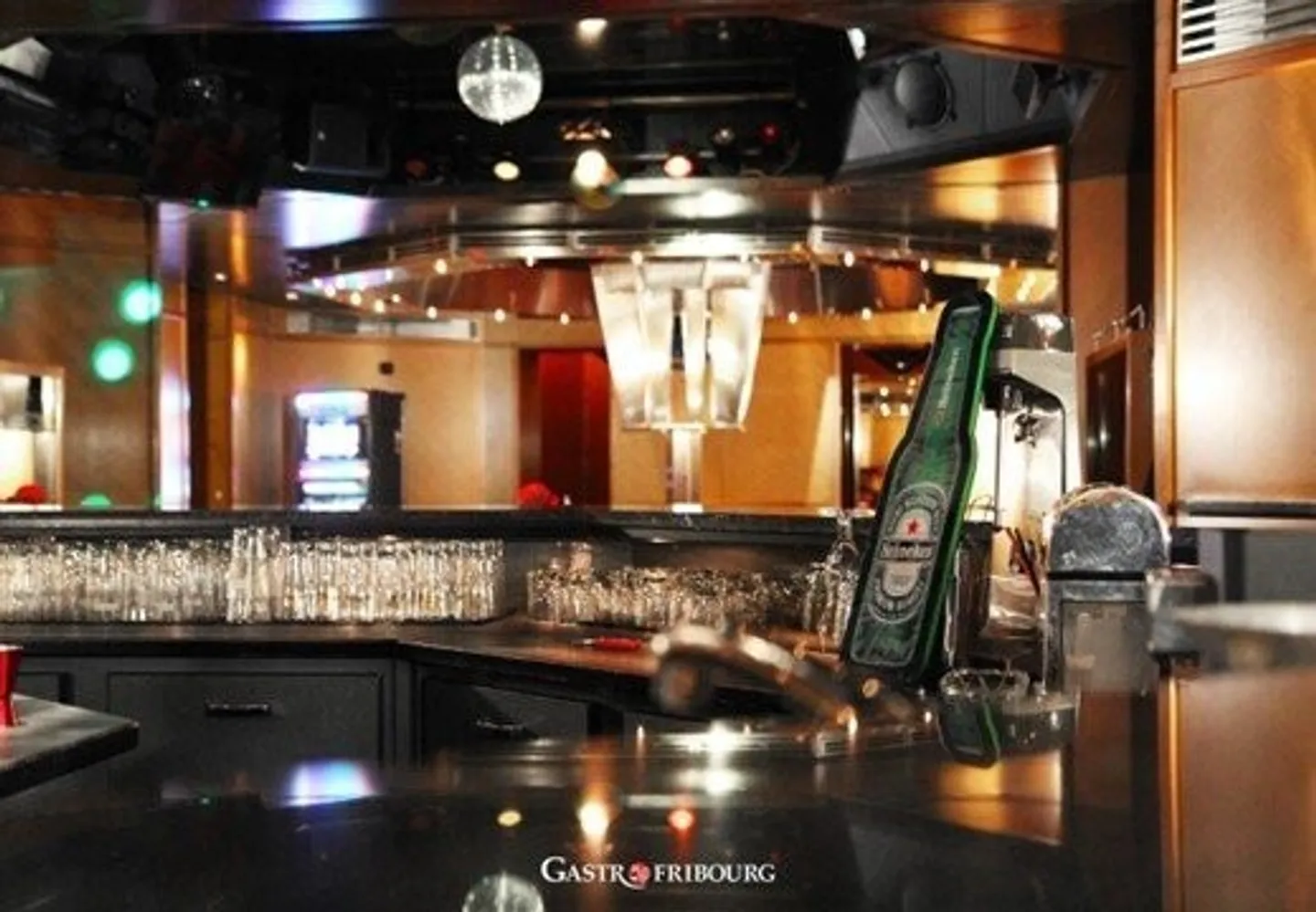 BAR-DISCOTHEQUE D'ENV. 160 M² AU SOUS-SOL - Photo 3 sur 6