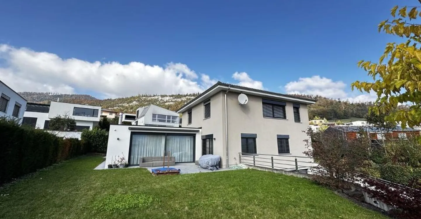 Luxury Villa with Pool in Delémont - Photo 2 of 12