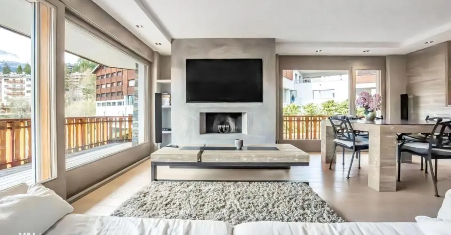 High-end services in this renovated apartment - Photo 1 of 12