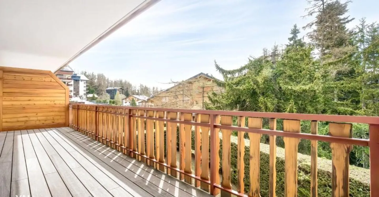 High-end services in this renovated apartment - Photo 9 of 12