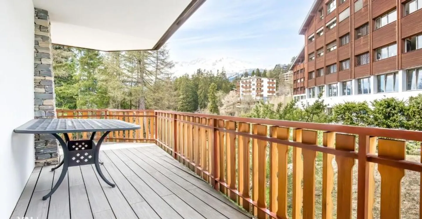 High-end services in this renovated apartment - Photo 10 of 12