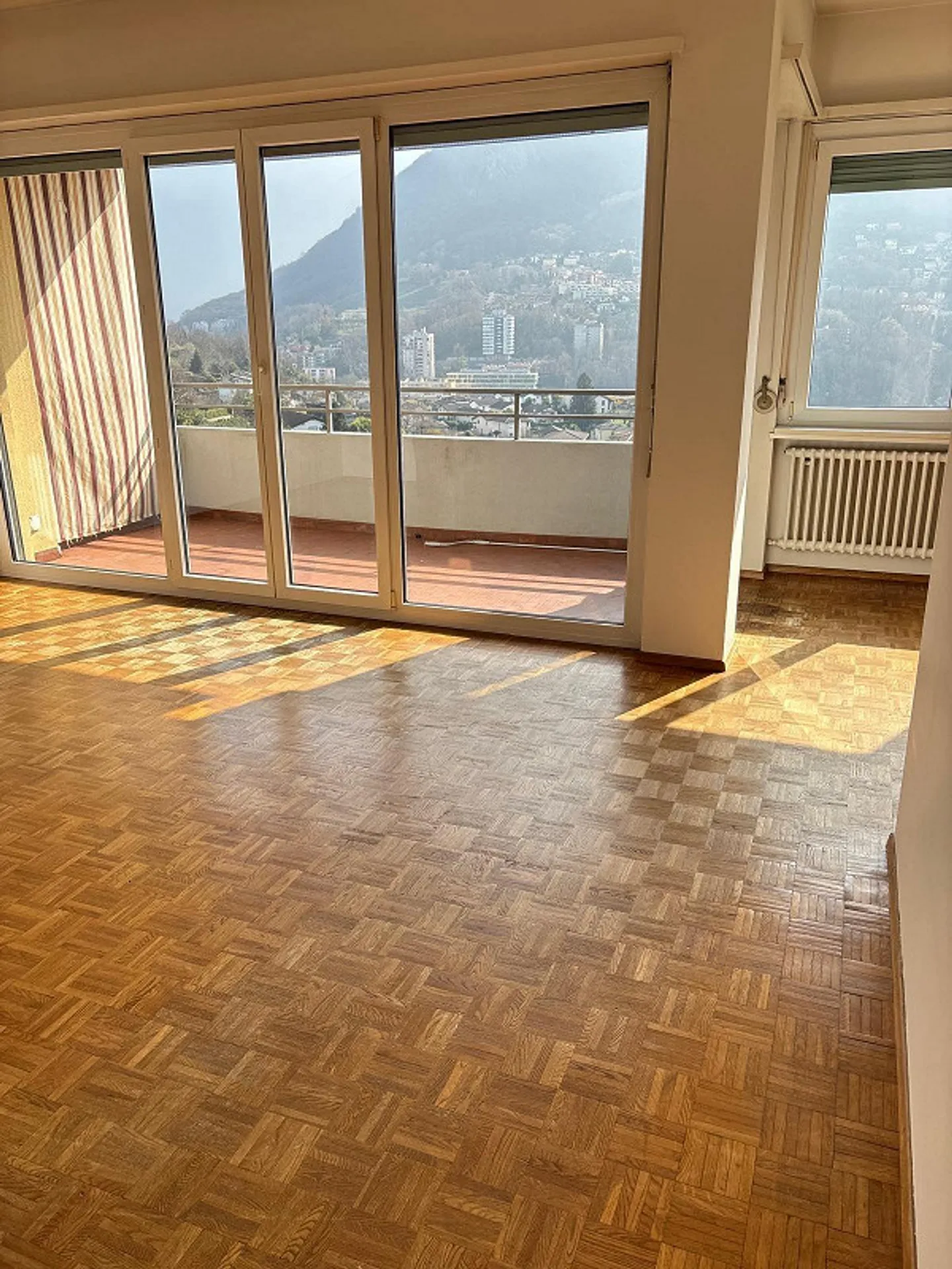 Cozy and bright 3-room apartment in Collina d'Oro - Photo 3 of 7