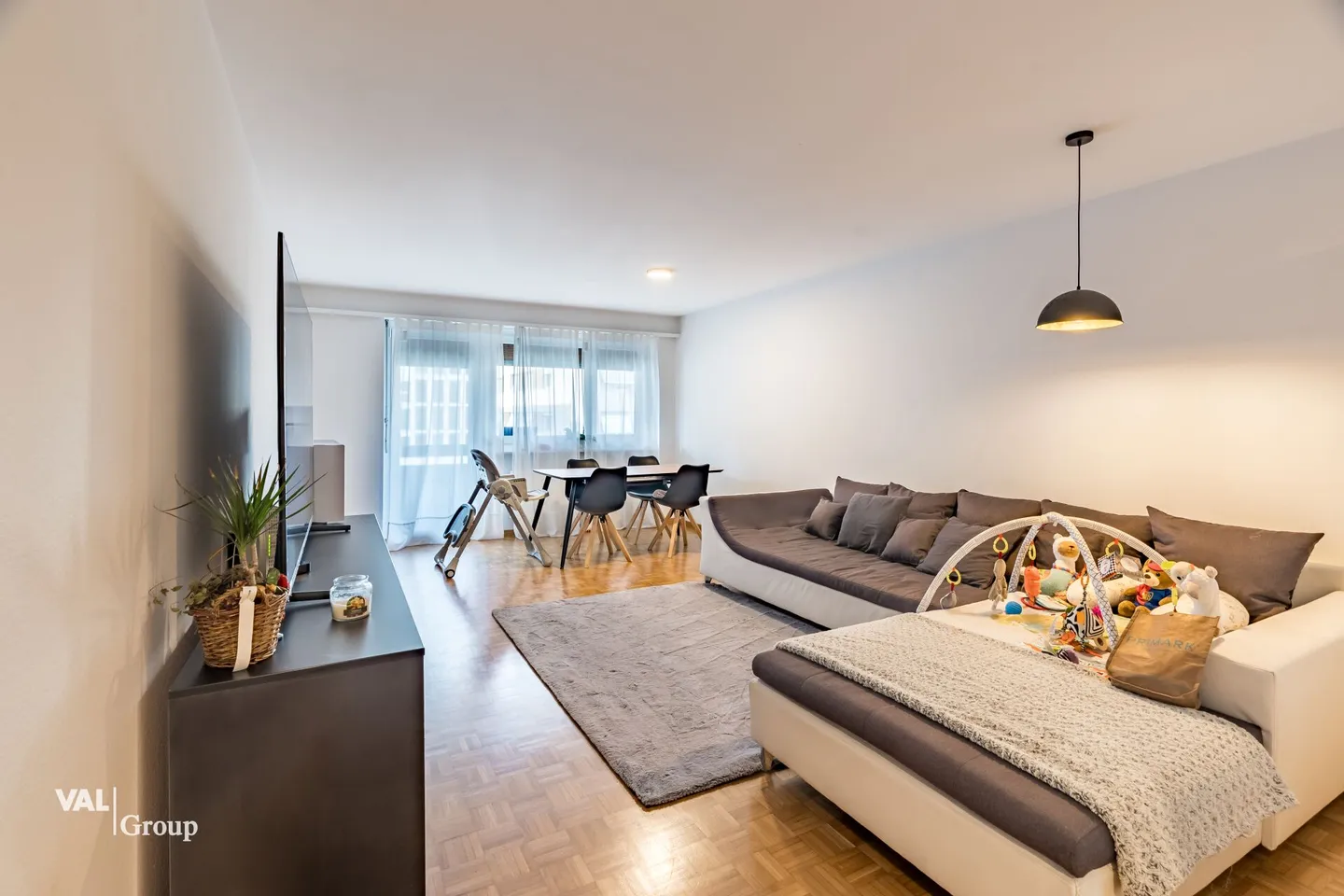 Appartement spacieux de 4,5 pièces dans un emplacement prisé à Visp - lumineux, bien entretenu et central - Photo 1 sur 15