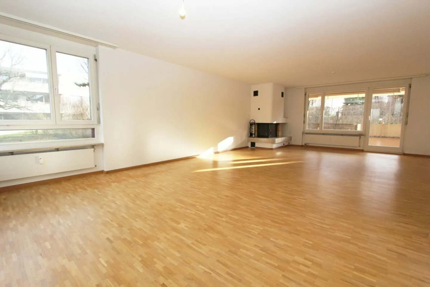 Binningen Nussbaumweg 16 - Photo 2 of 15