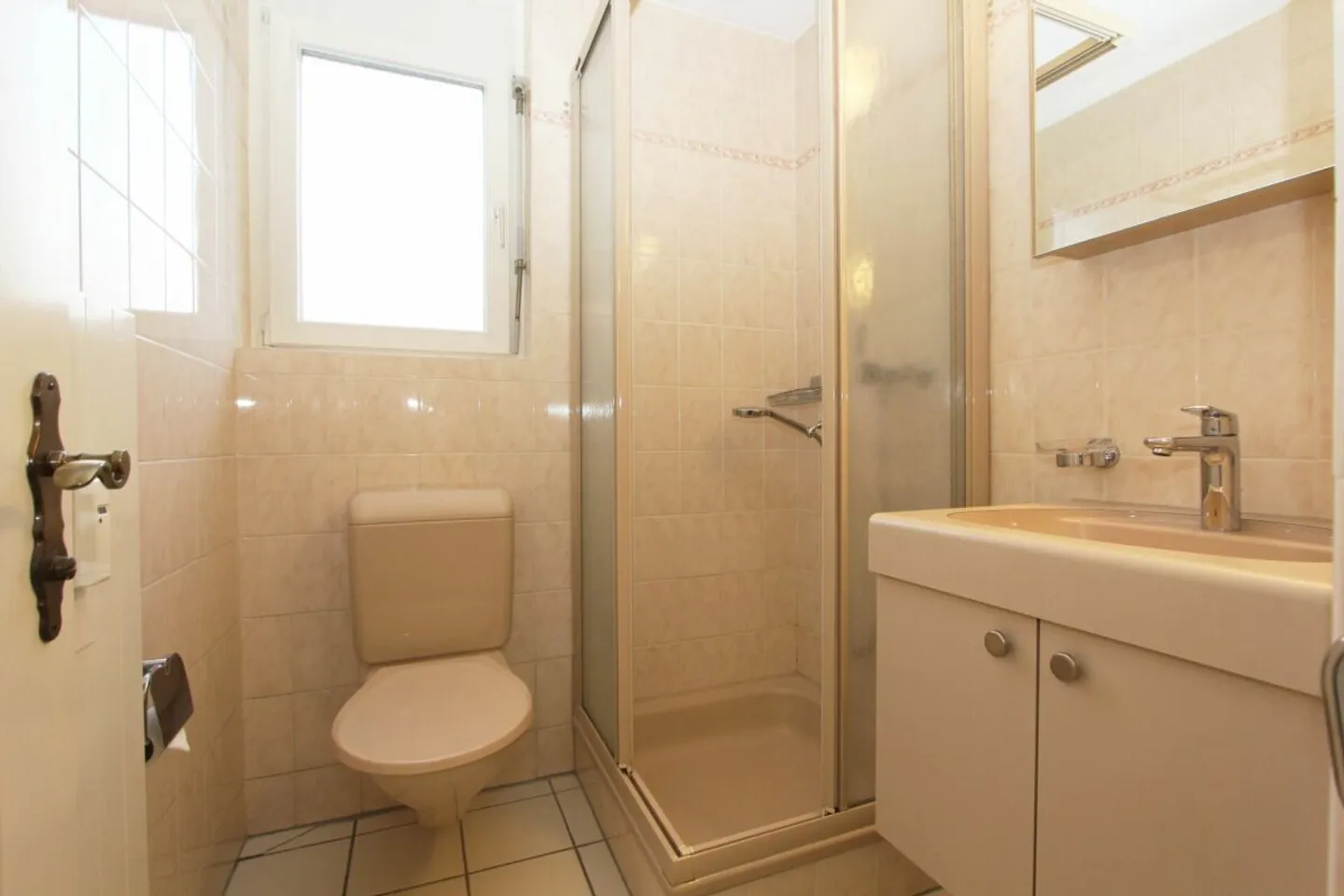 Binningen Nussbaumweg 16 - Photo 12 of 15