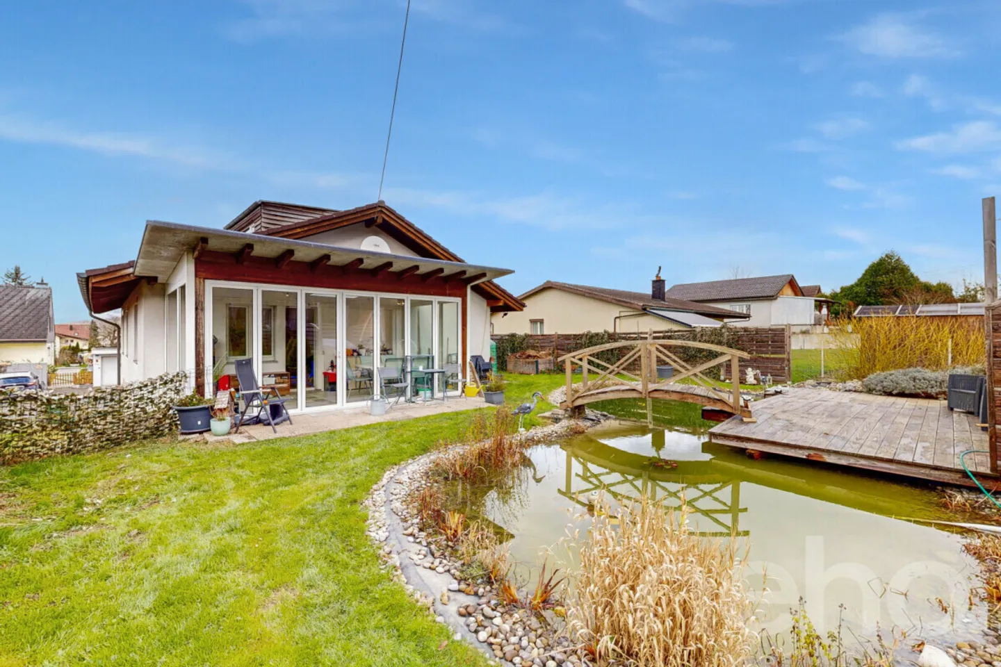 Single-family house with large garden, winter garden and pond - Photo 1 of 12