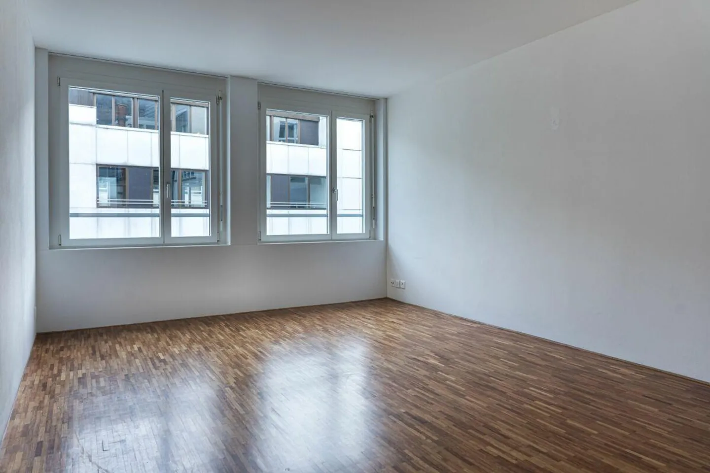 Appartement spacieux et moderne de 4 pièces situé au centre de Biel/Bienne - Photo 8 sur 12