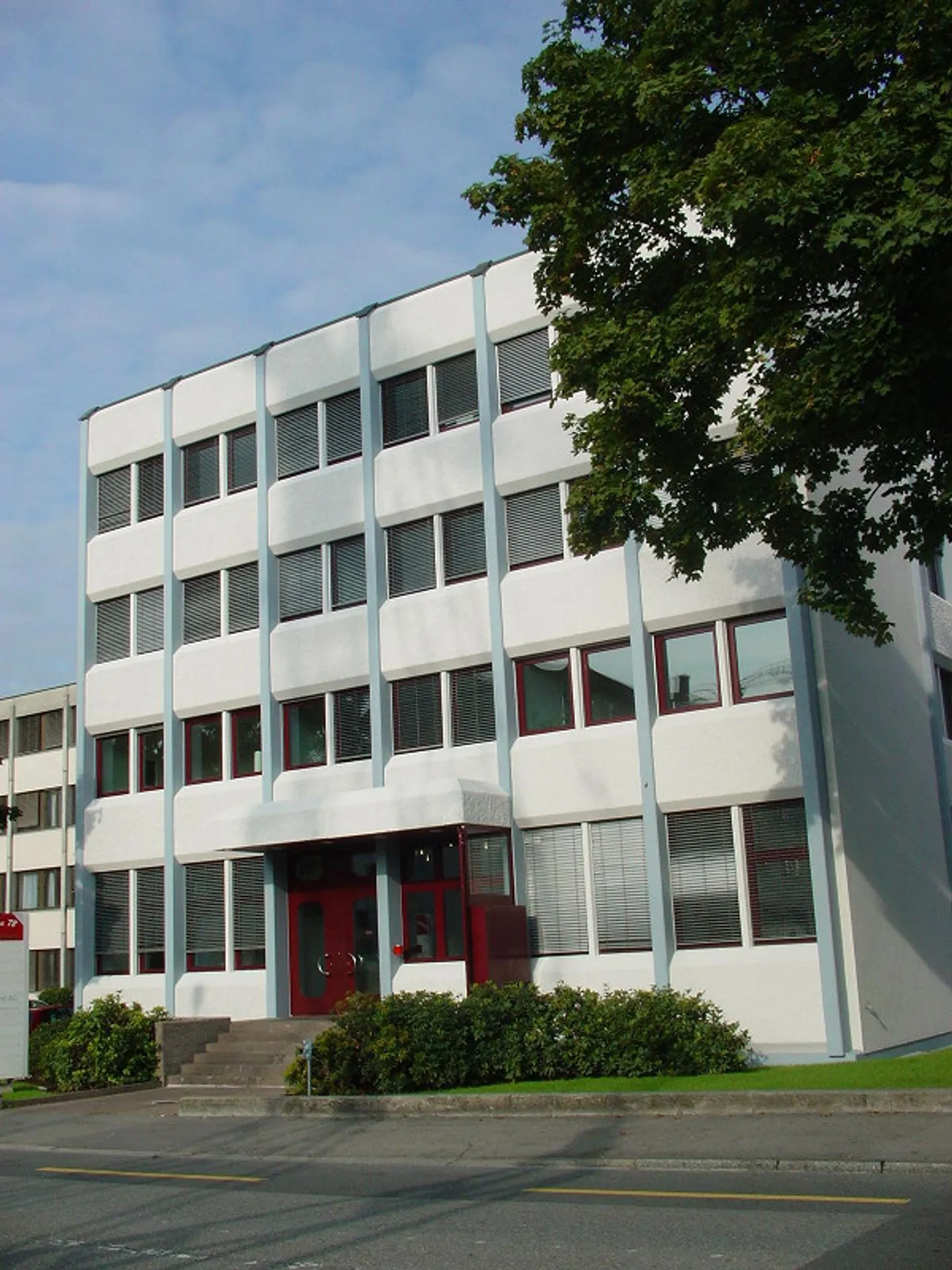Places de parking dans le garage souterrain - Baar (près de McDonald's) - Photo 2 sur 2