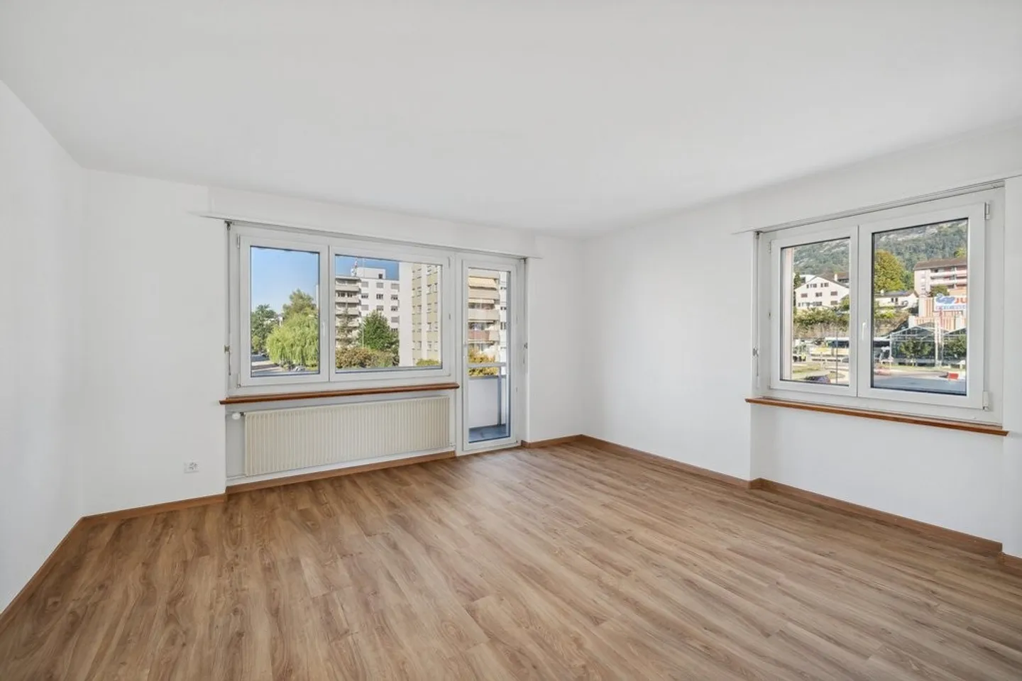 3 Rooms with Balcony - Photo 3 of 7