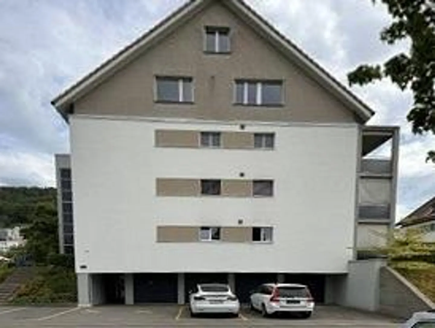 Appartement sous les combles spacieux de 5,5 pièces - Photo 3 sur 17