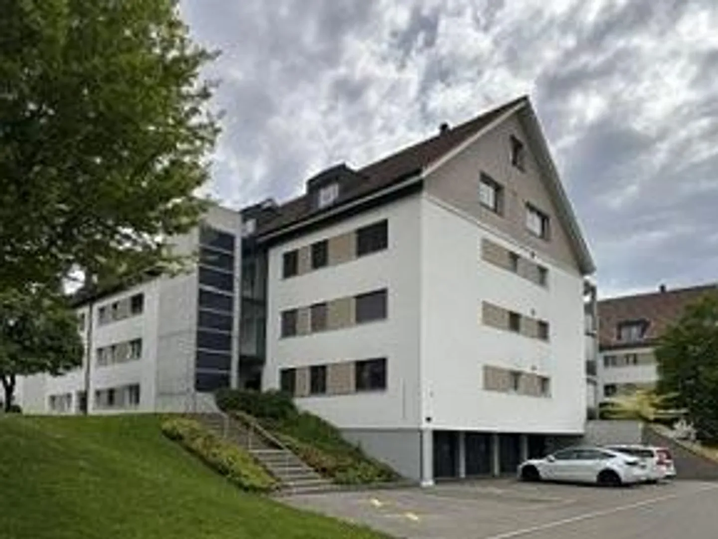 Appartement sous les combles spacieux de 5,5 pièces - Photo 2 sur 17