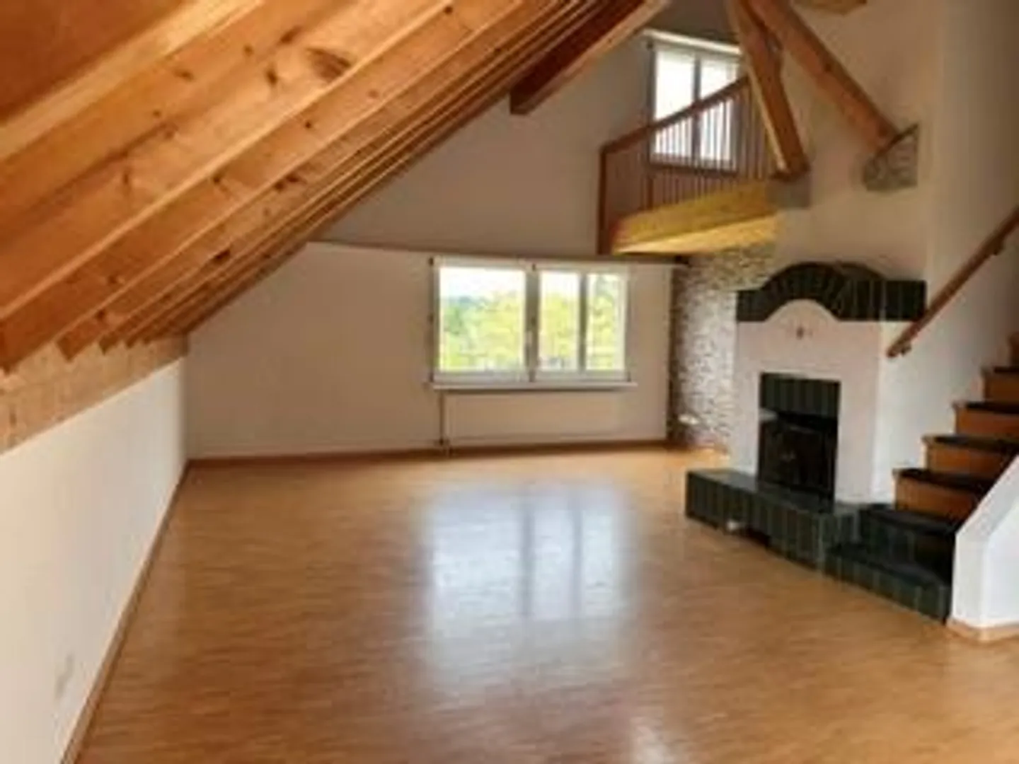 Appartement sous les combles spacieux de 5,5 pièces - Photo 4 sur 17