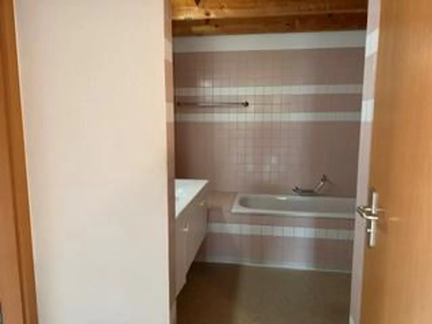 Appartement sous les combles spacieux de 5,5 pièces - Photo 13 sur 17