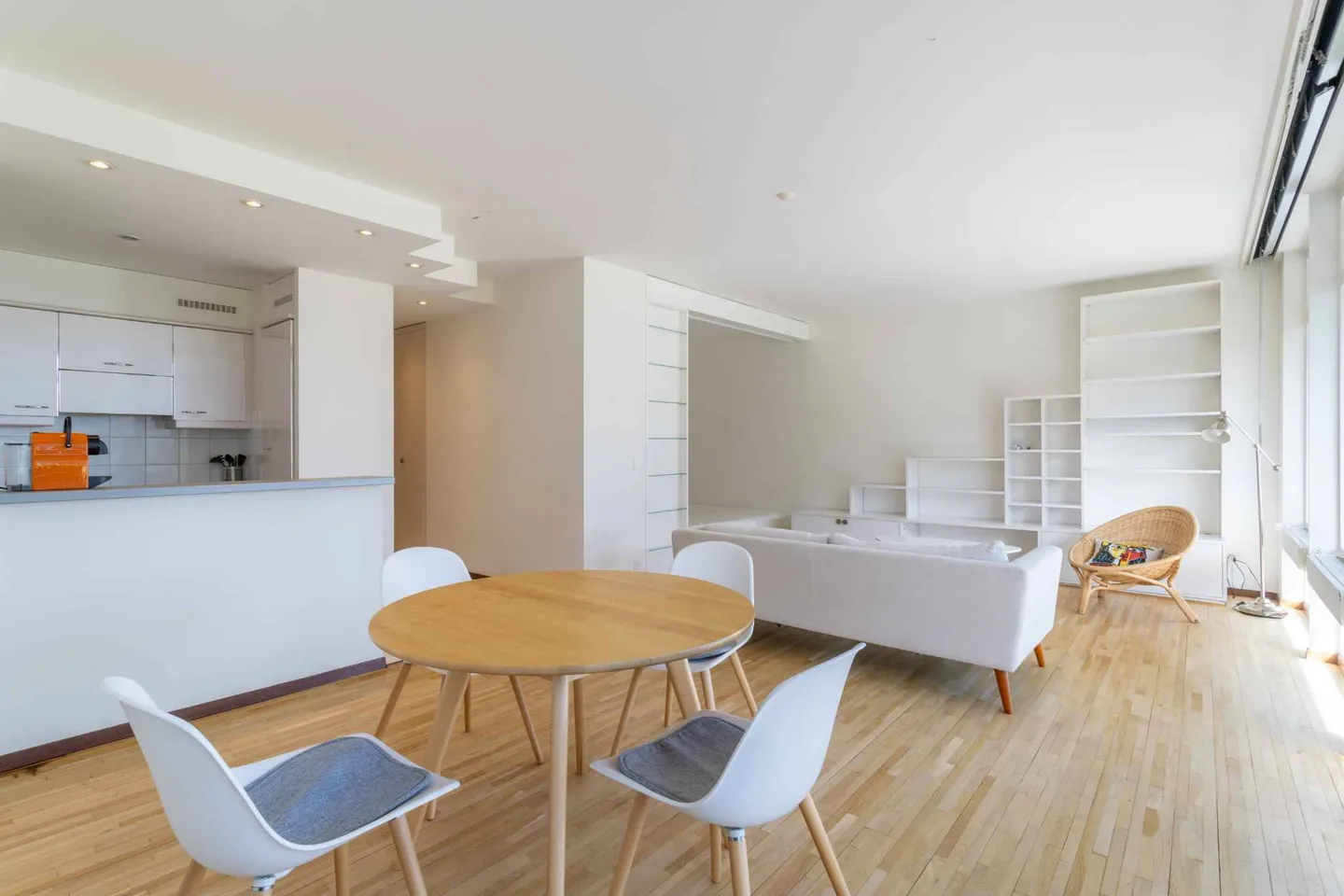 Apartment for rent - Photo 3 of 7