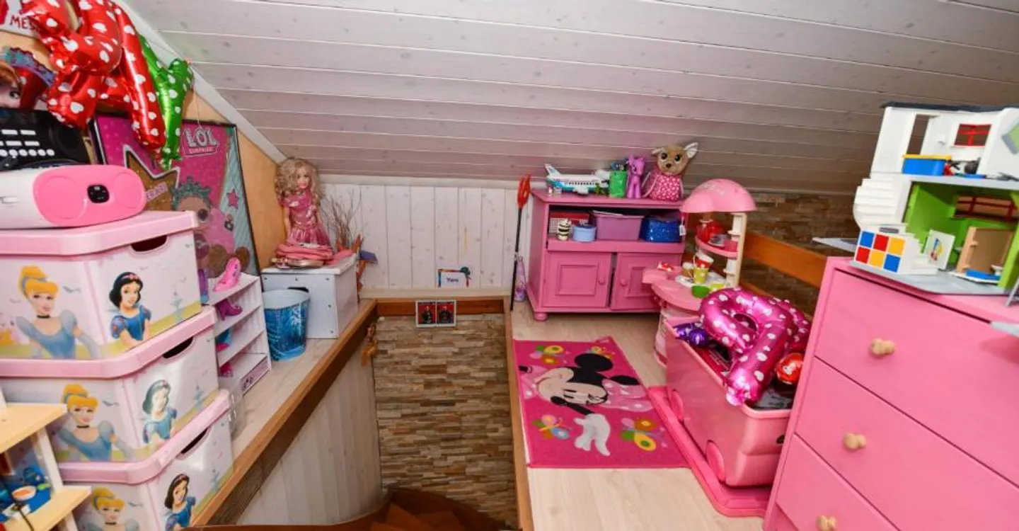 FULLY - PREISREDUZIERT - CHARMIERENDES DORFHAUS 3.5 ZIMMER - Foto 7 von 11